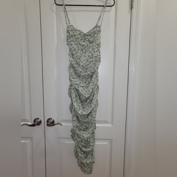 PrettyLittleThing Green Floral Print Detail Ruched Midaxi Dress Size - Picture 4 of 7